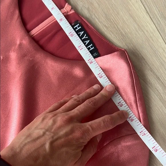 Elegant Pink Maxi Dress - Picture 5 of 11